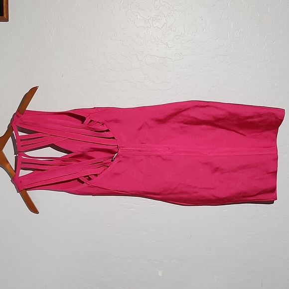 WOW CUTURE Medium Strecthy Strappy Body Con Style K5165 Fushia - Picture 3 of 9